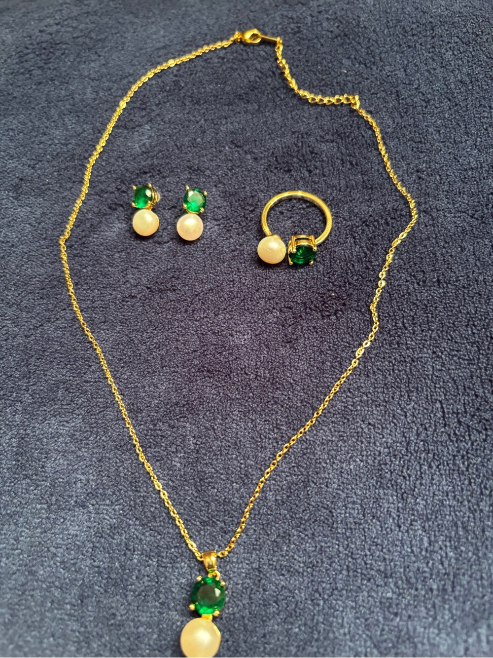 Gold Plated Green Zircon and Freshwater Pendant Necklace Set